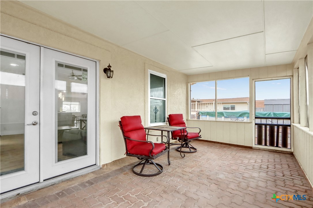 5037 N State Highway 123