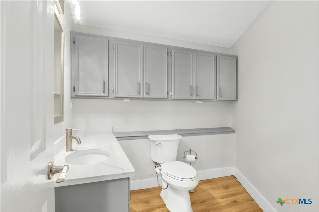 5037 N State Highway 123