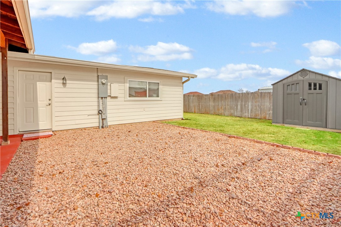 5037 N State Highway 123