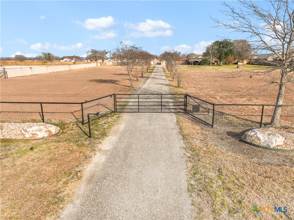 5037 N State Highway 123