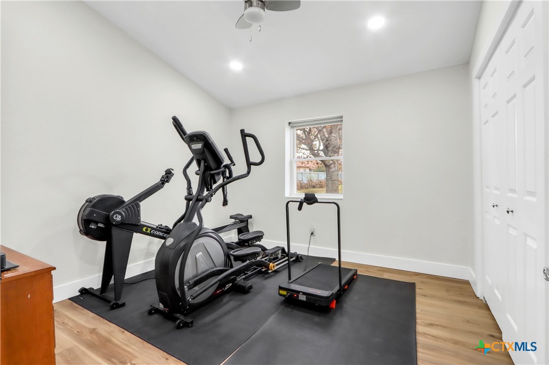 5037 N State Highway 123