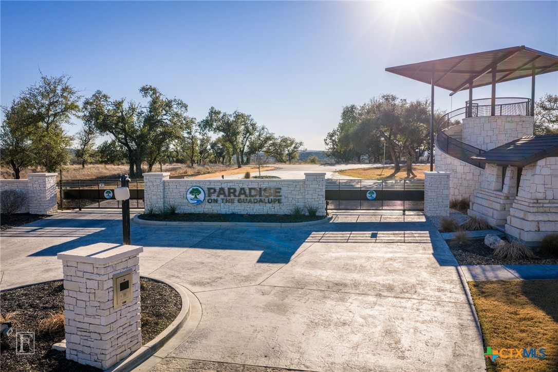 1829 Paradise Parkway