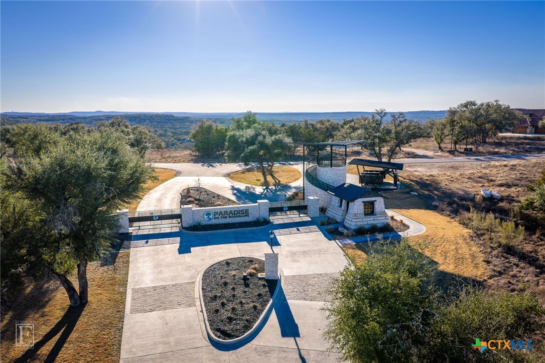 1829 Paradise Parkway