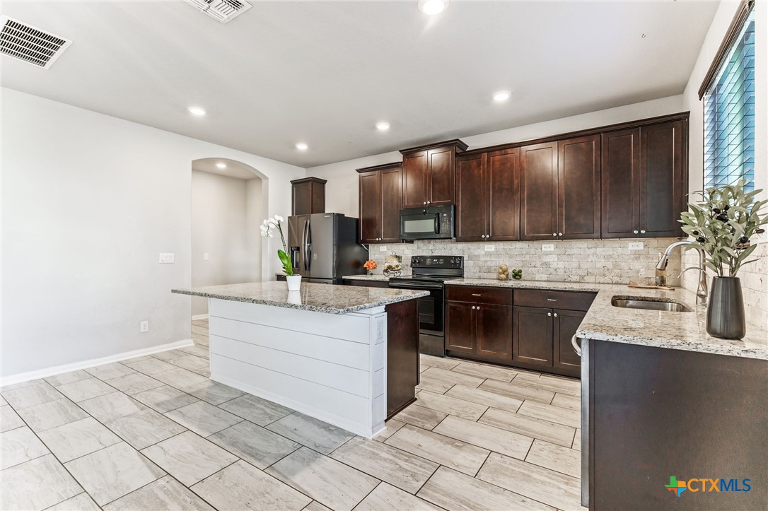 533 Sand Trail Street