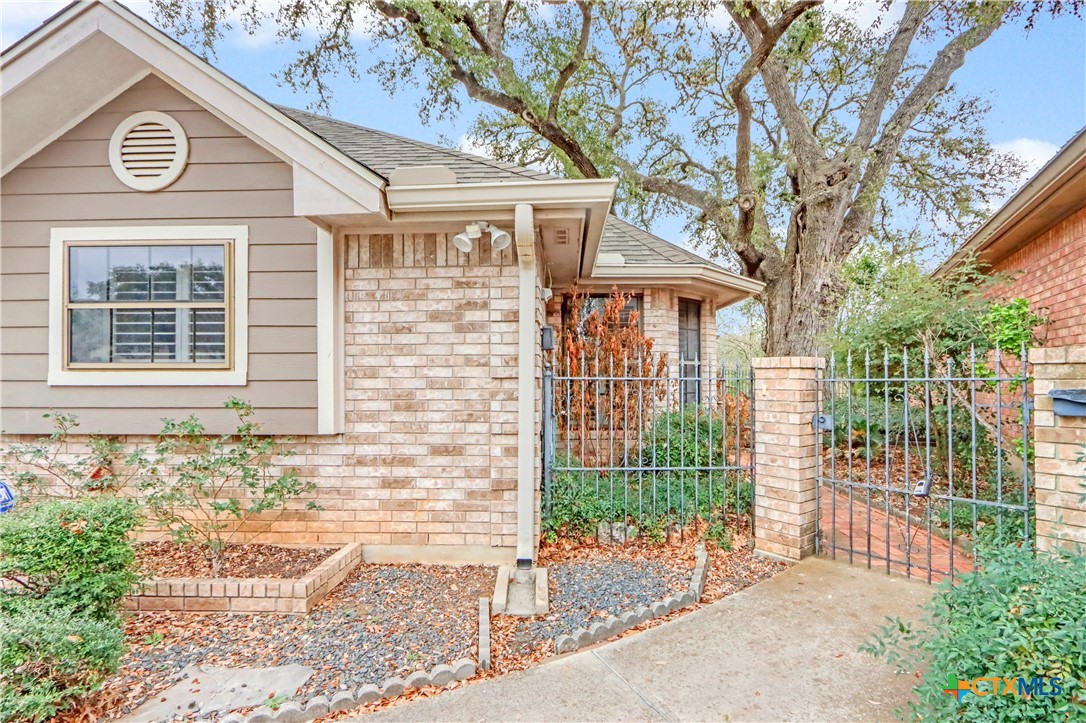 738 Cedar Parkway