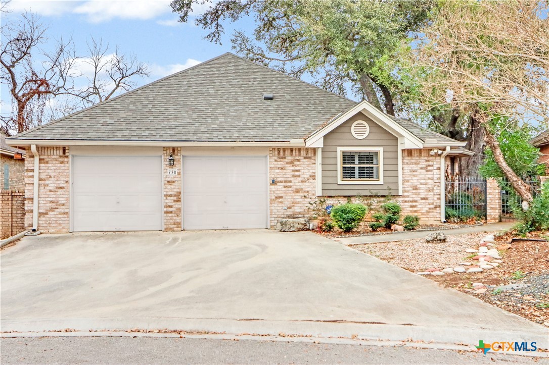738 Cedar Parkway