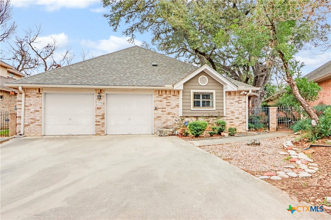 738 Cedar Parkway