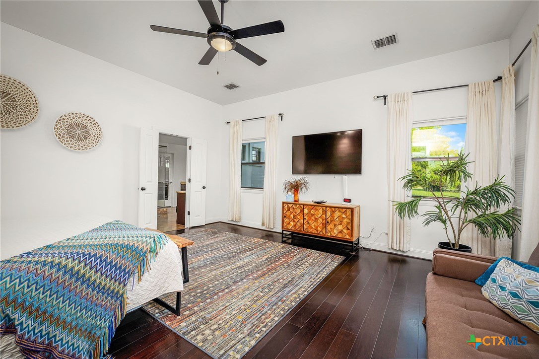851 River Cliff Drive