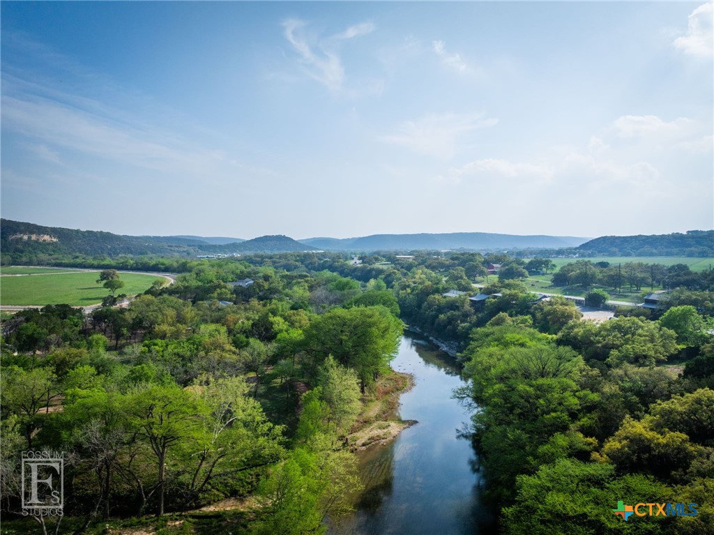 851 River Cliff Drive