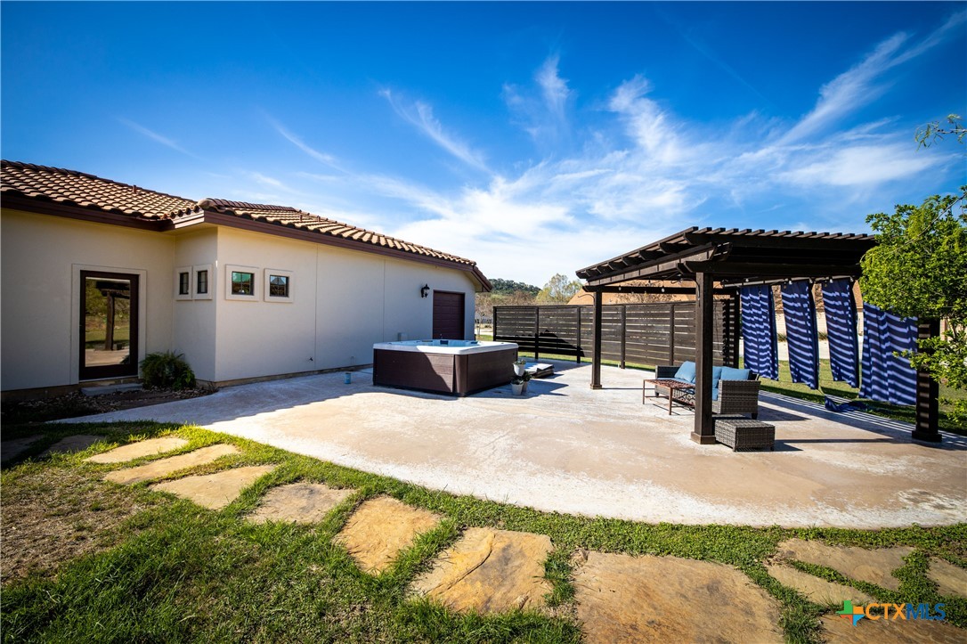 851 River Cliff Drive