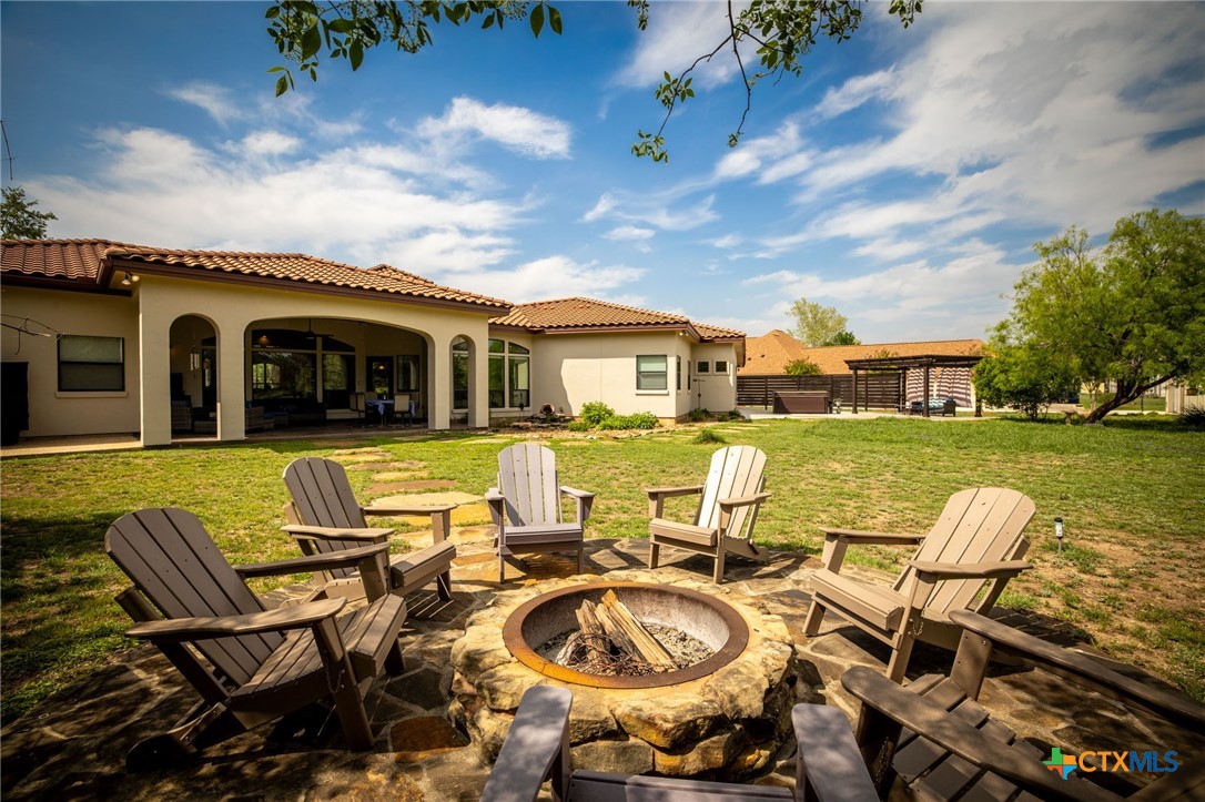 851 River Cliff Drive