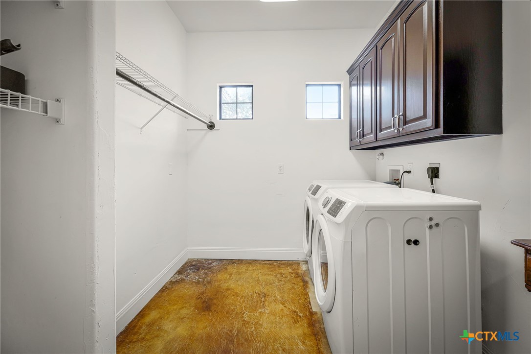 851 River Cliff Drive