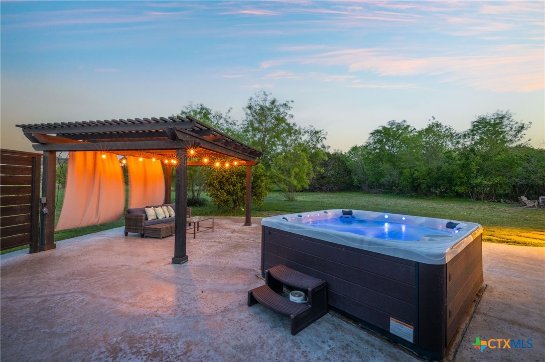 851 River Cliff Drive