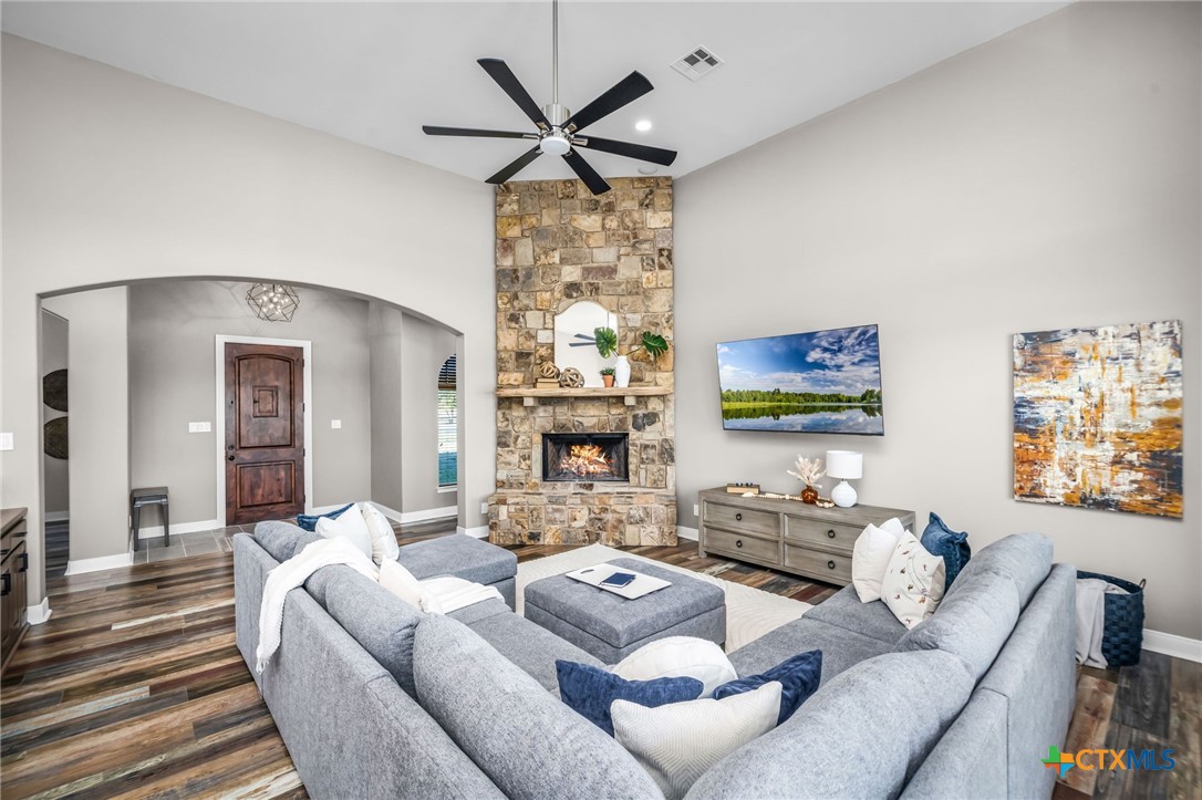 925 River Ranch Circle