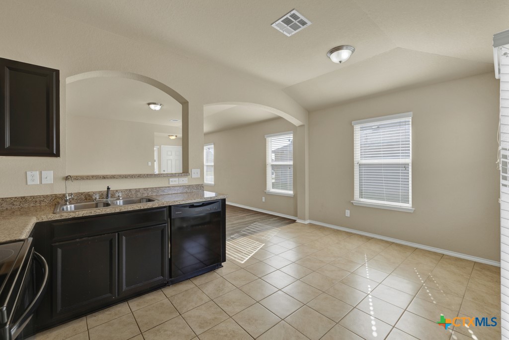 1512 Doncaster Drive