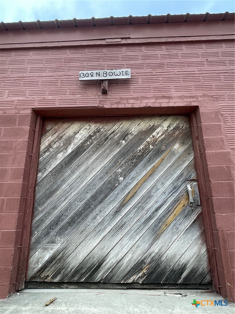 1308 N Bowie Street