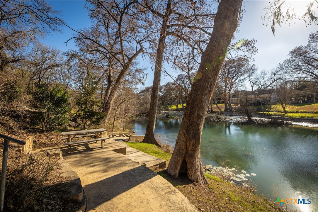 1247 Gruene Road 302