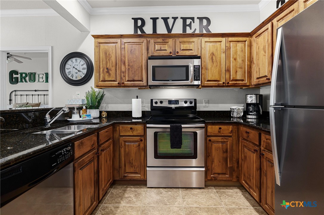 1247 Gruene Road 302