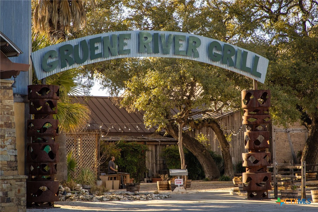 1247 Gruene Road 302