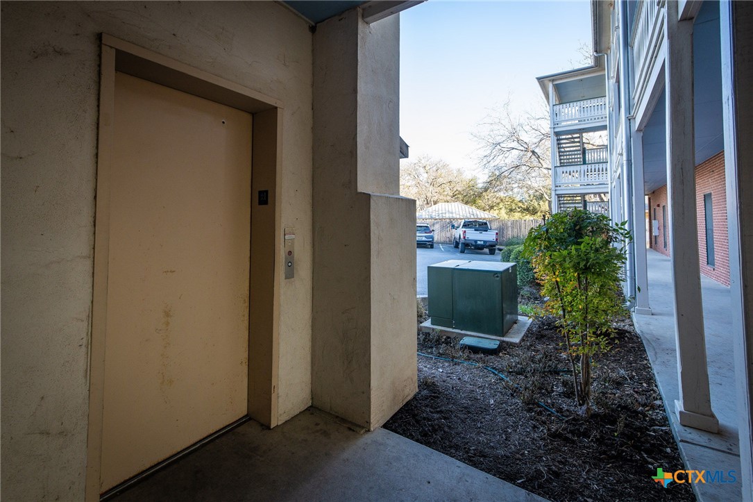 1247 Gruene Road 302