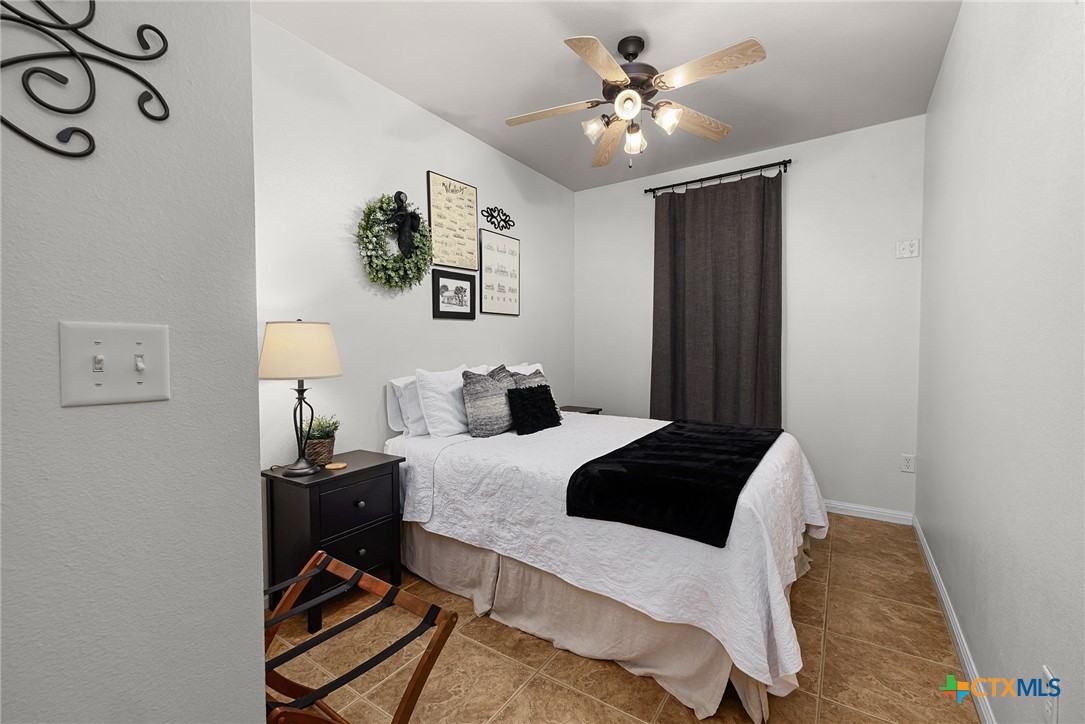 1247 Gruene Road 302