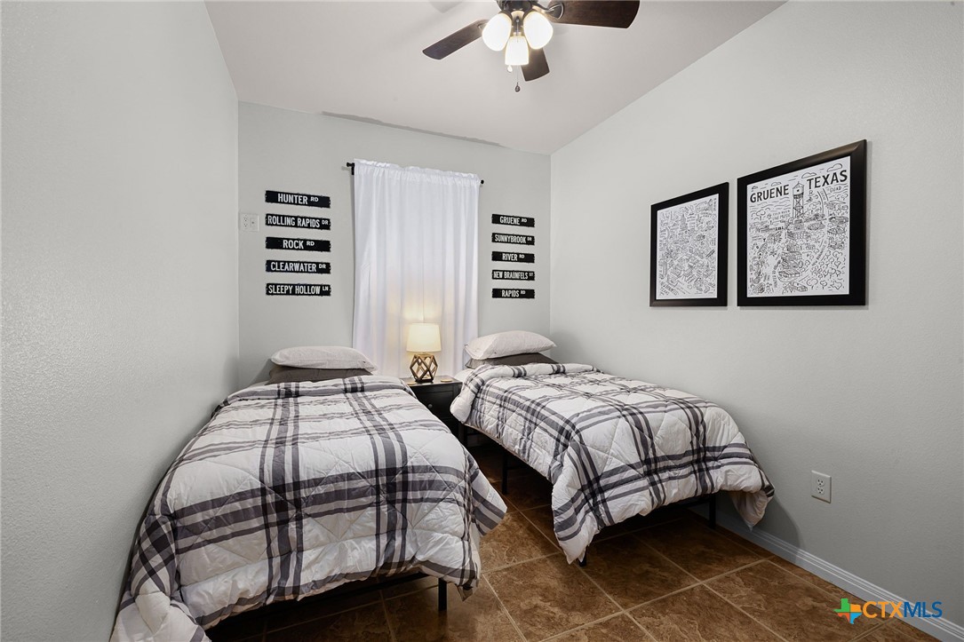 1247 Gruene Road 302