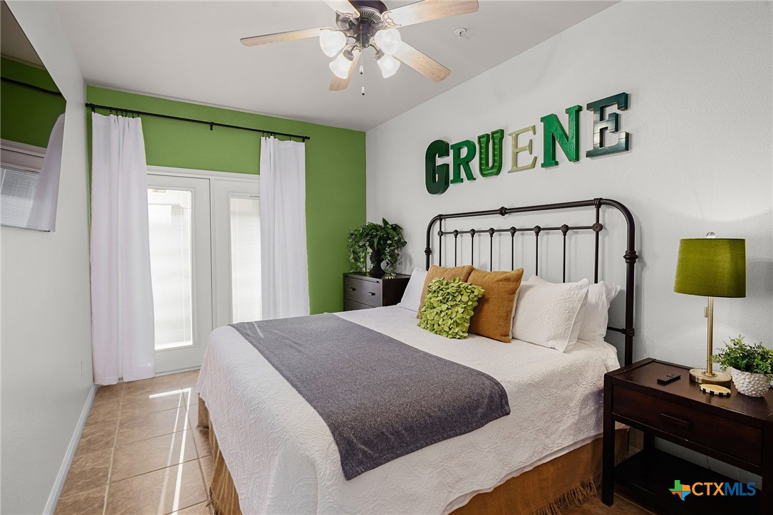 1247 Gruene Road 302