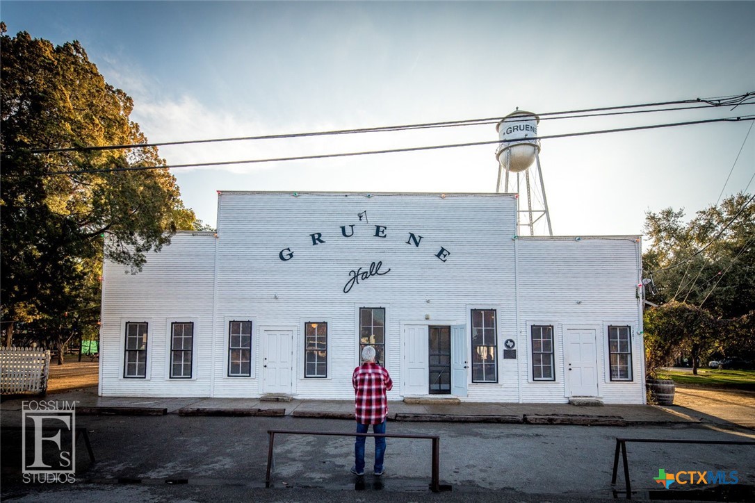1247 Gruene Road 302