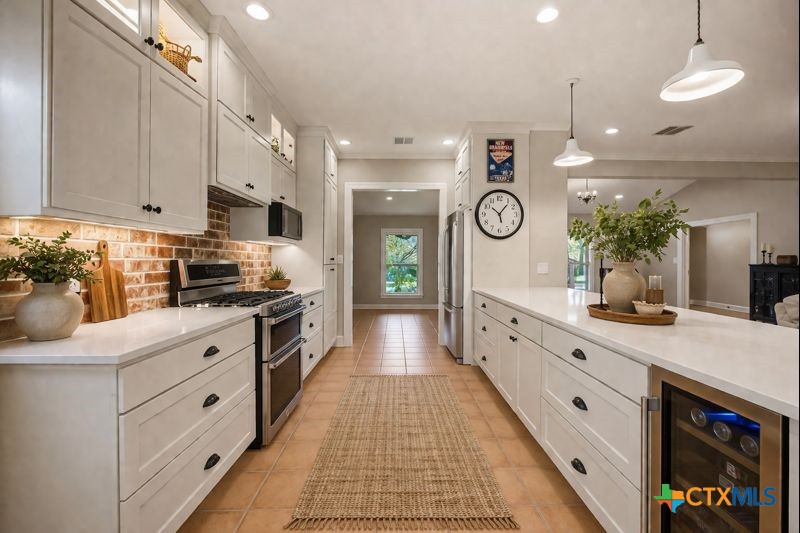 2 La Mesa Drive