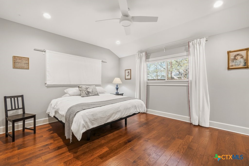 2 La Mesa Drive