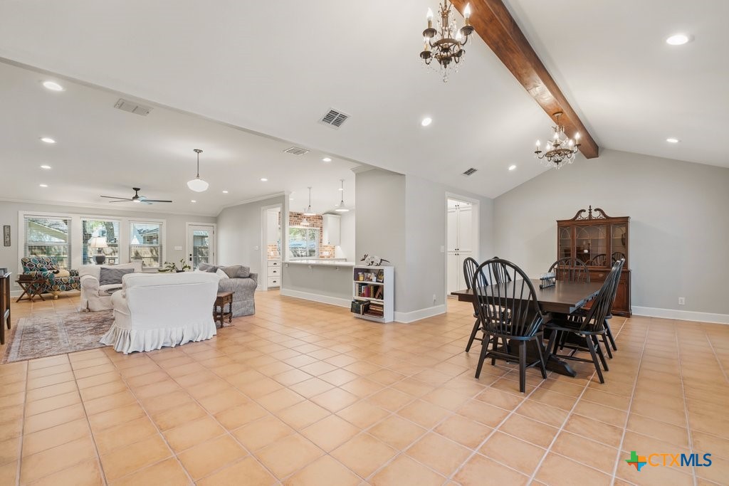 2 La Mesa Drive