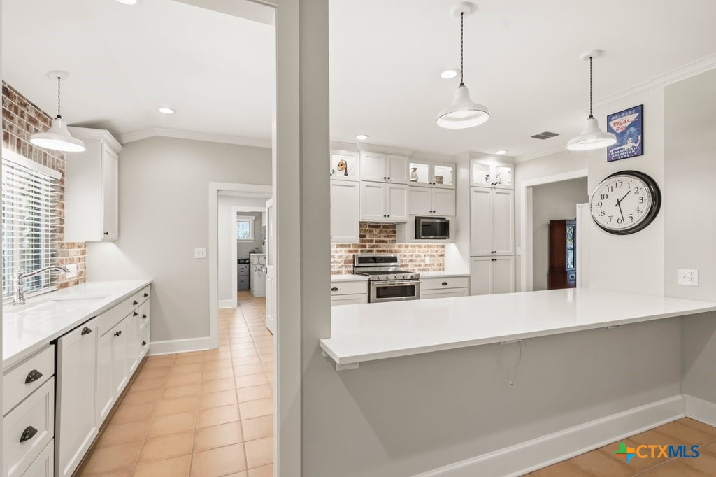 2 La Mesa Drive