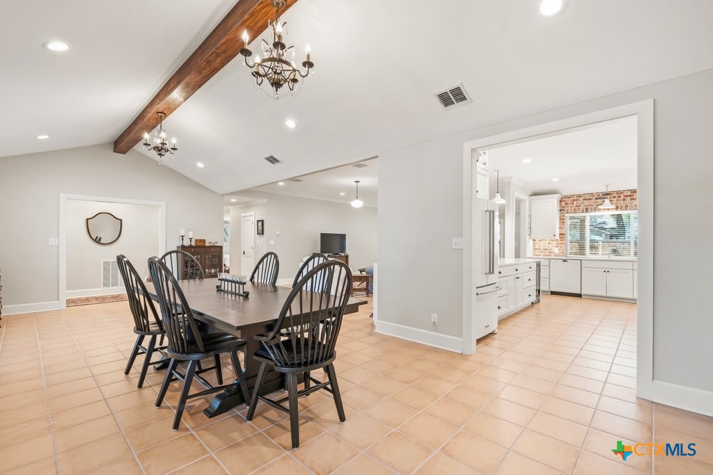 2 La Mesa Drive