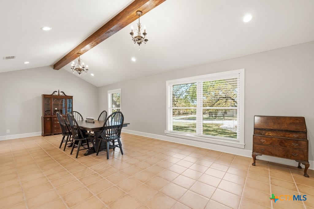 2 La Mesa Drive