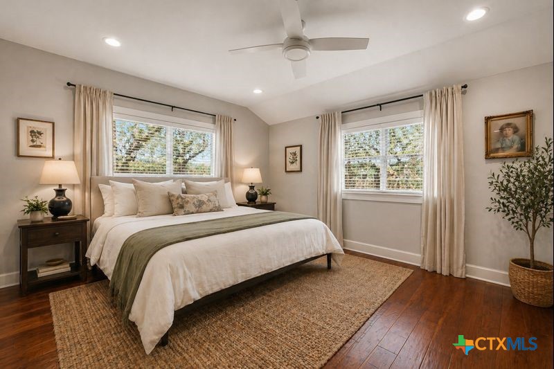 2 La Mesa Drive
