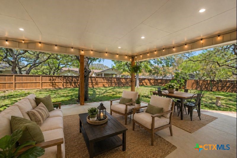 2 La Mesa Drive