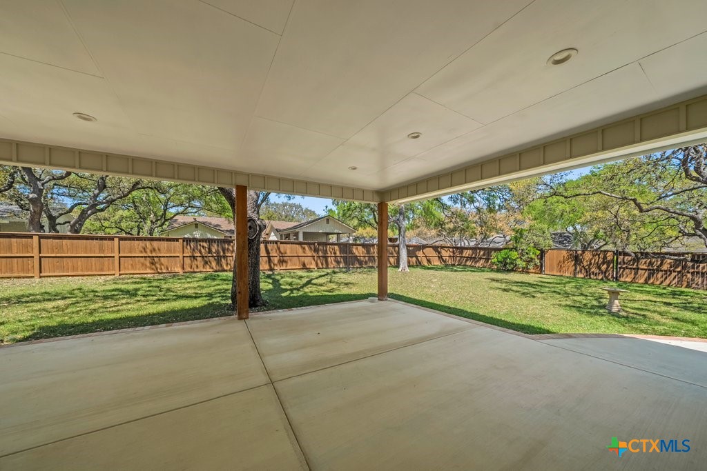 2 La Mesa Drive