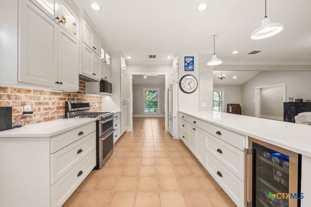 2 La Mesa Drive