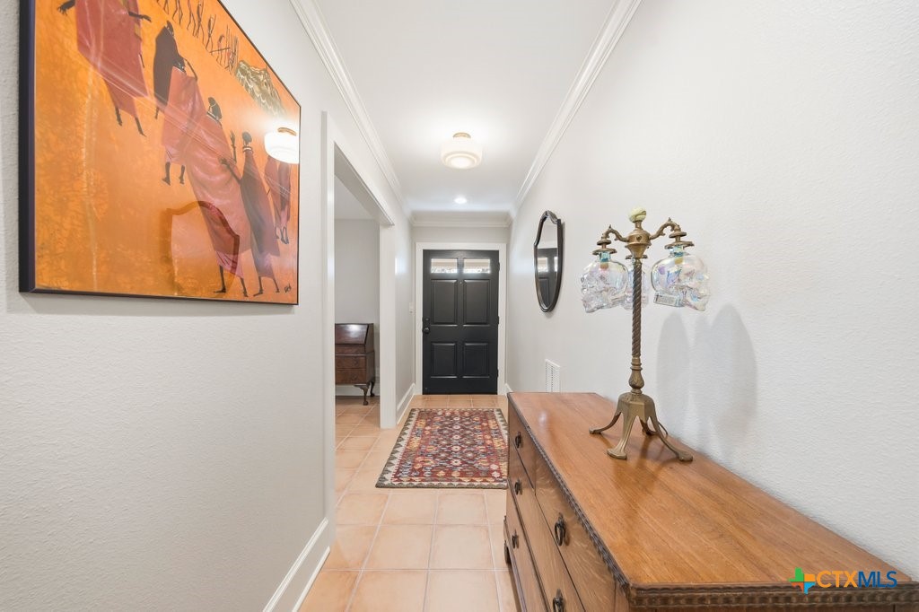 2 La Mesa Drive
