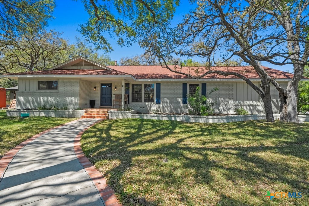 2 La Mesa Drive