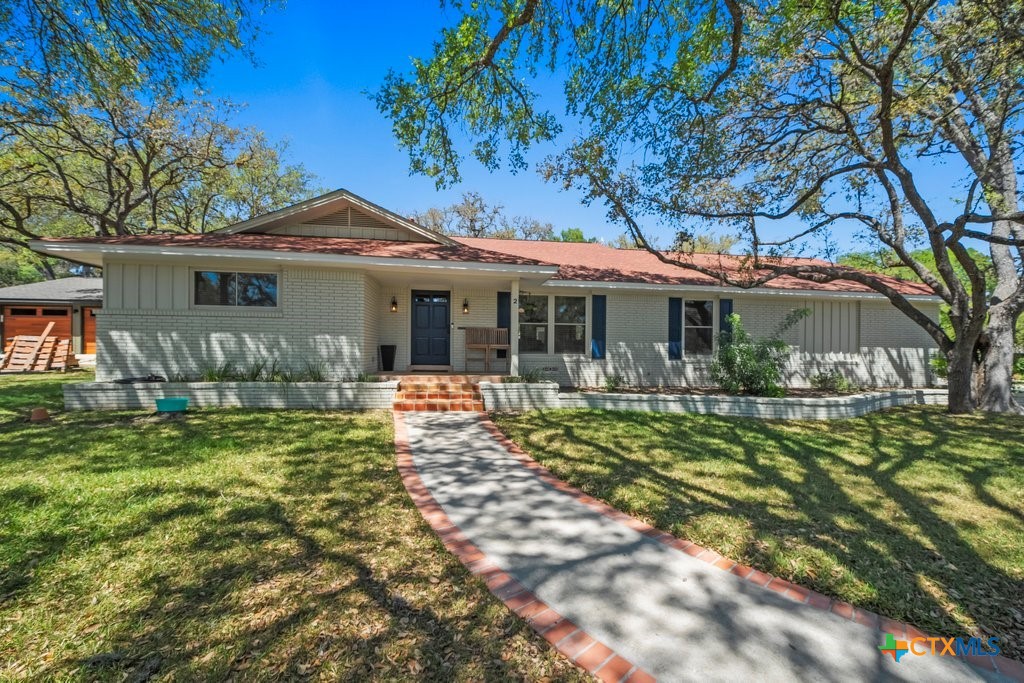 2 La Mesa Drive