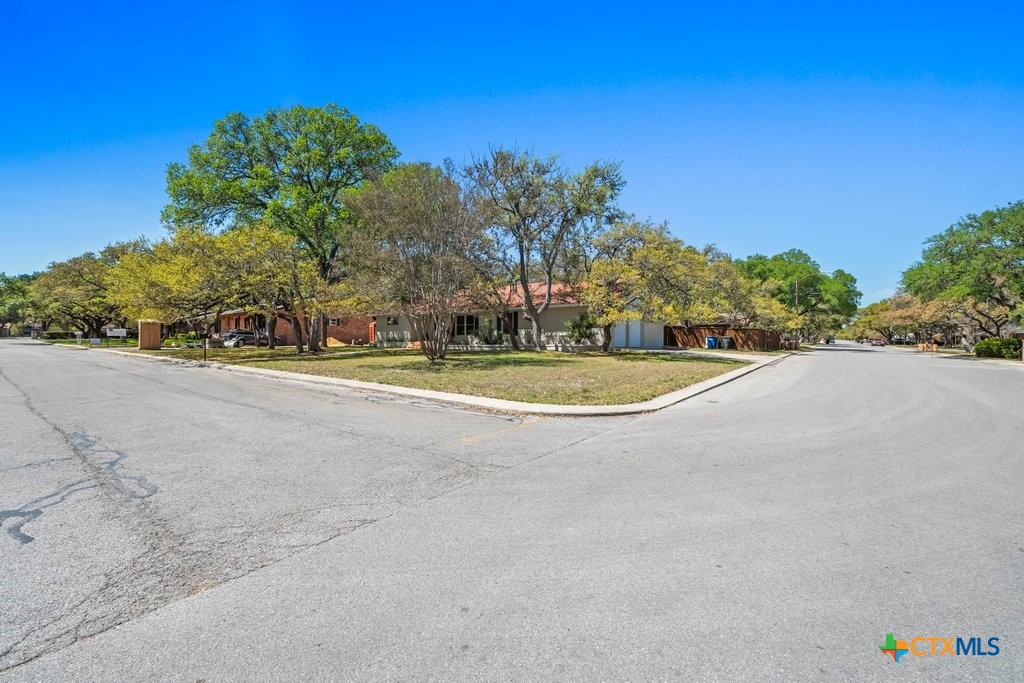 2 La Mesa Drive