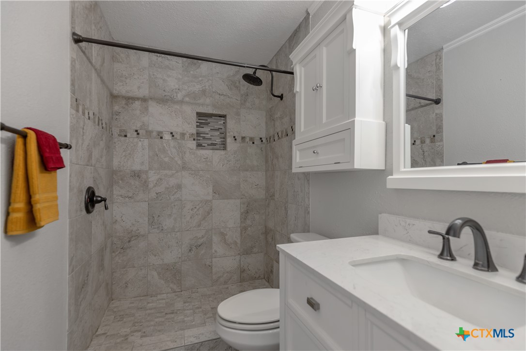 1051 Country Club Drive 20