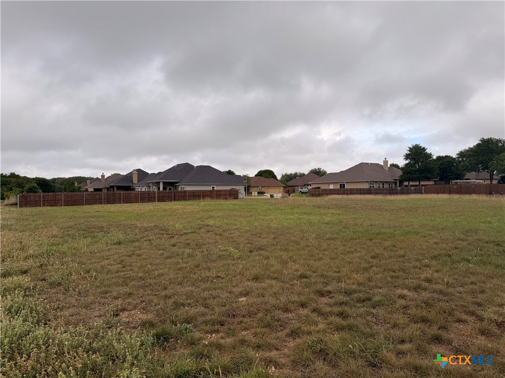 1116 Creekside Pond