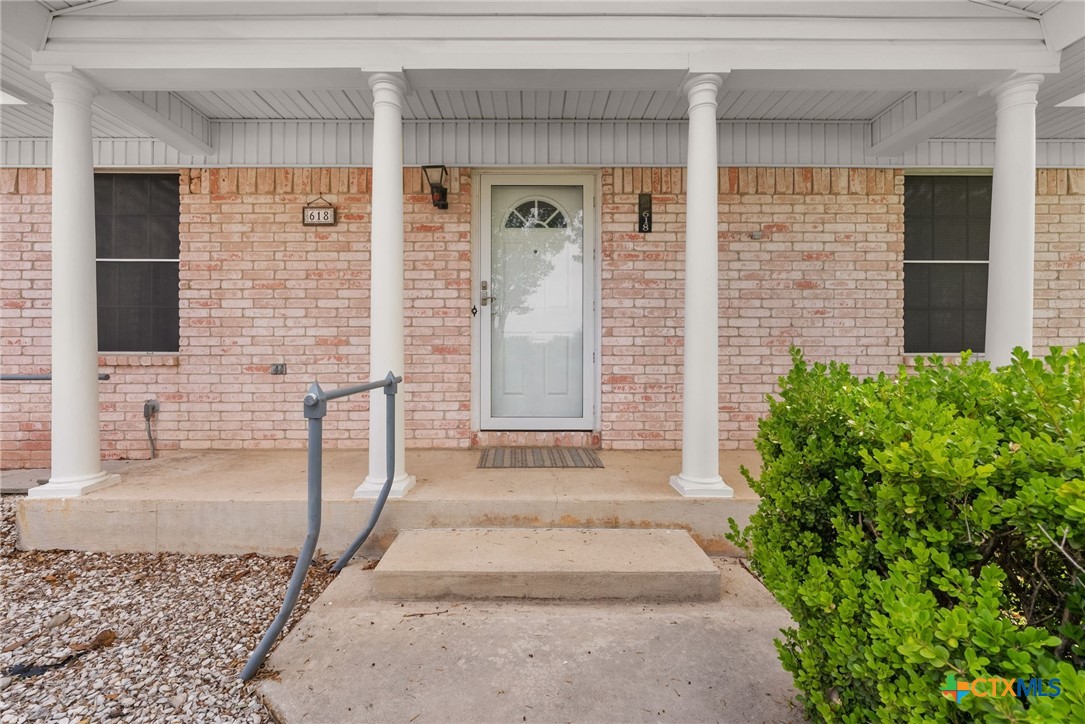 618 Fair Lane