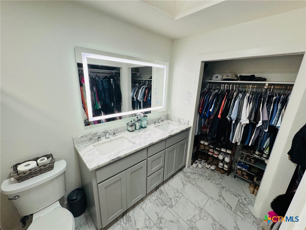 1234 Bluff Creek Circle
