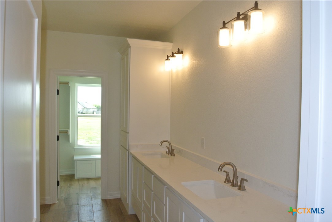 112 Rustic Woods
