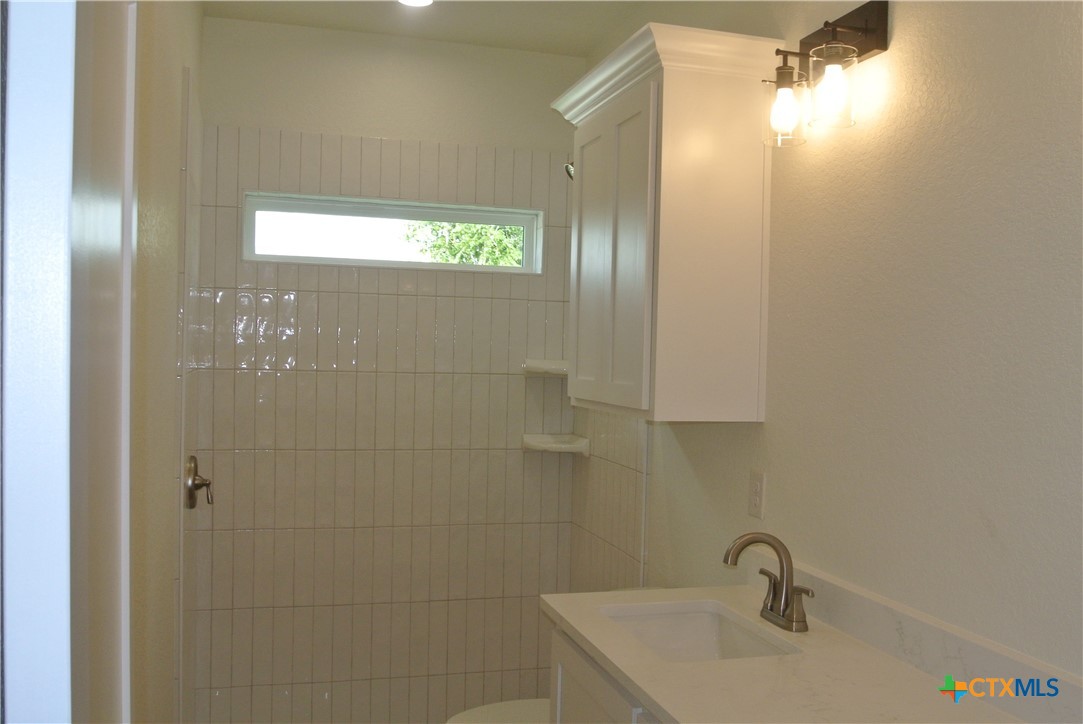 112 Rustic Woods