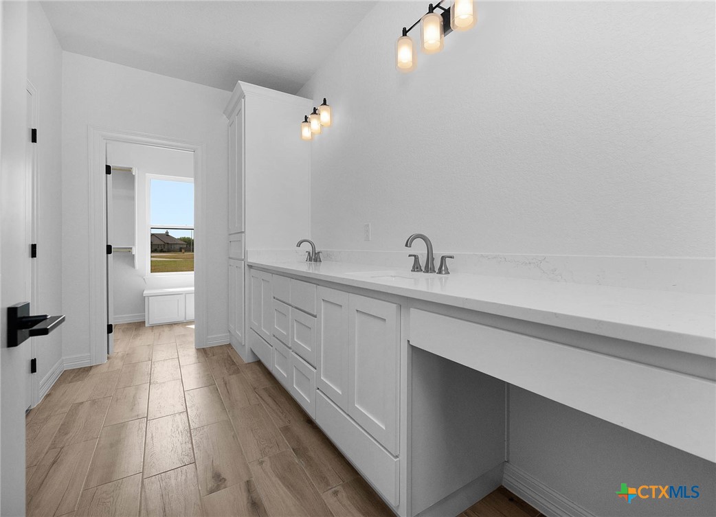 112 Rustic Woods