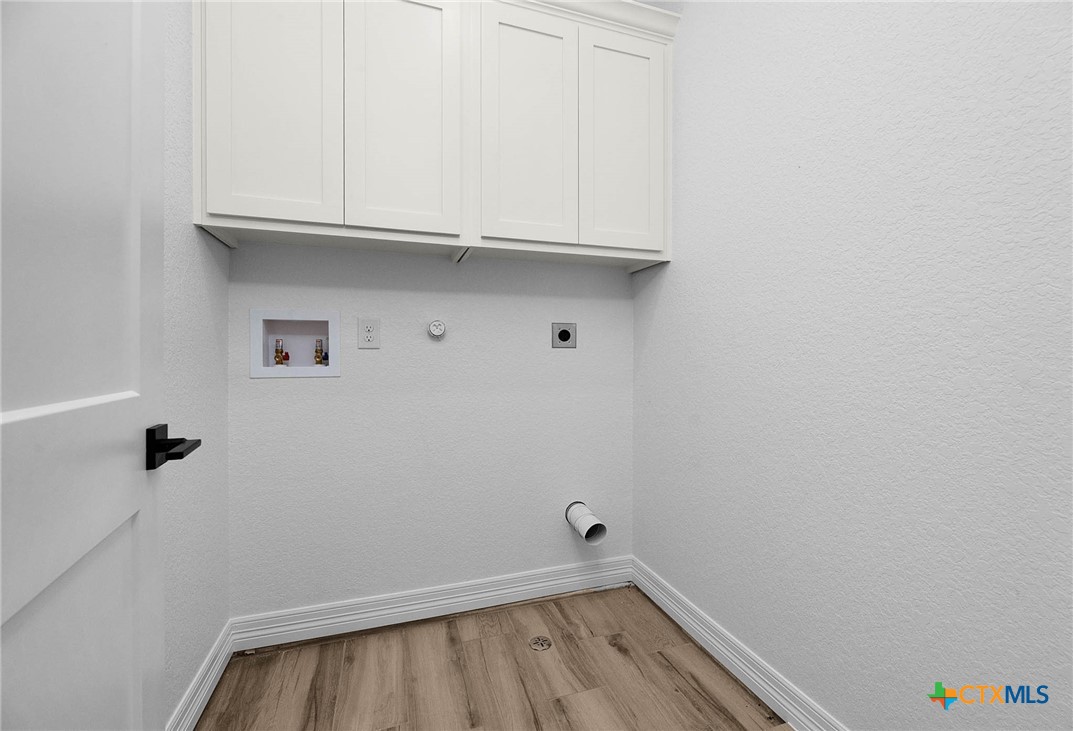 112 Rustic Woods